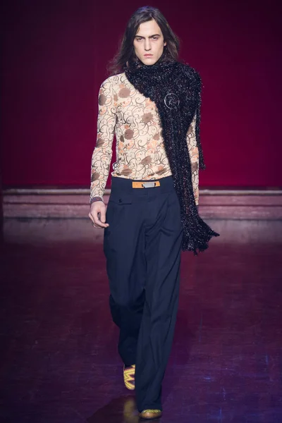 Look 26
